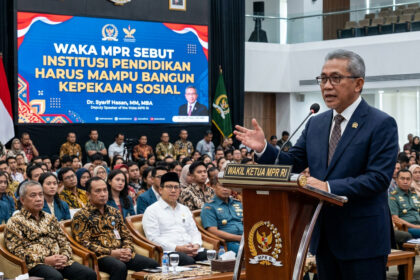 Wakil Ketua MPR RI Dorong Institusi Pendidikan Bangun Kepekaan Sosial Wakil Ketua MPR RI Dorong Institusi Pendidikan Bangun Kepekaan Sosial